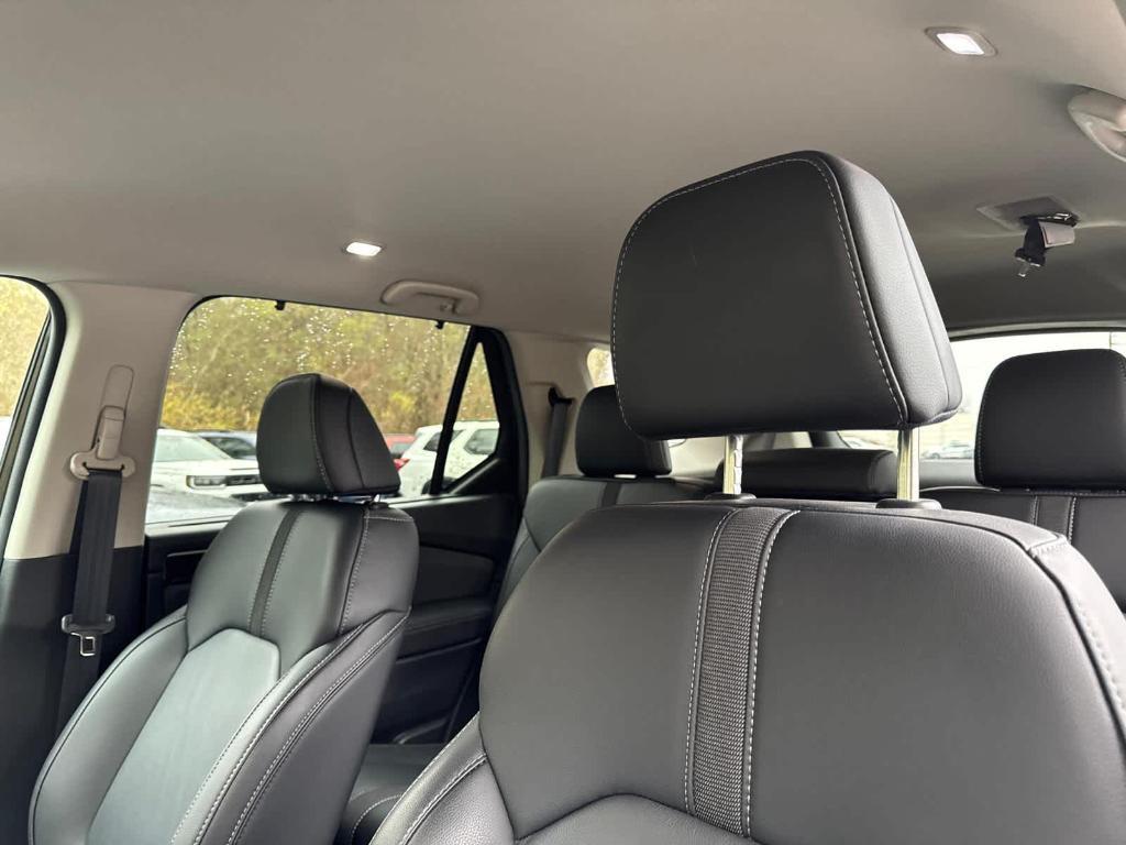 used 2025 Honda Pilot car, priced at $40,998