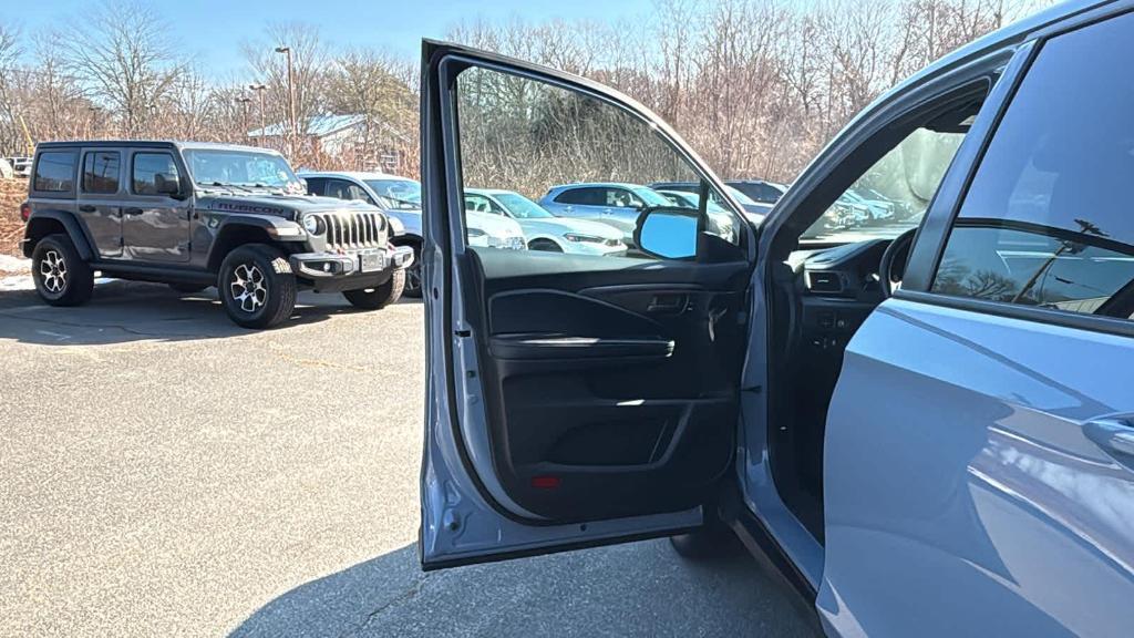 used 2023 Honda Passport car, priced at $30,988