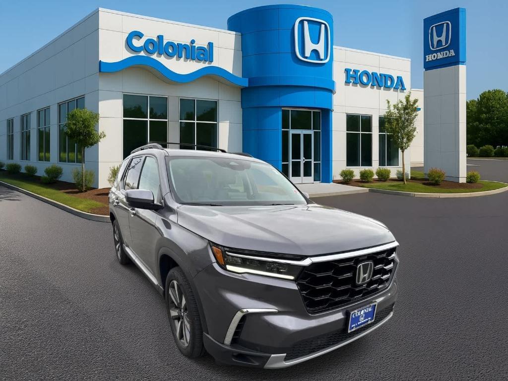 used 2025 Honda Pilot car, priced at $47,598