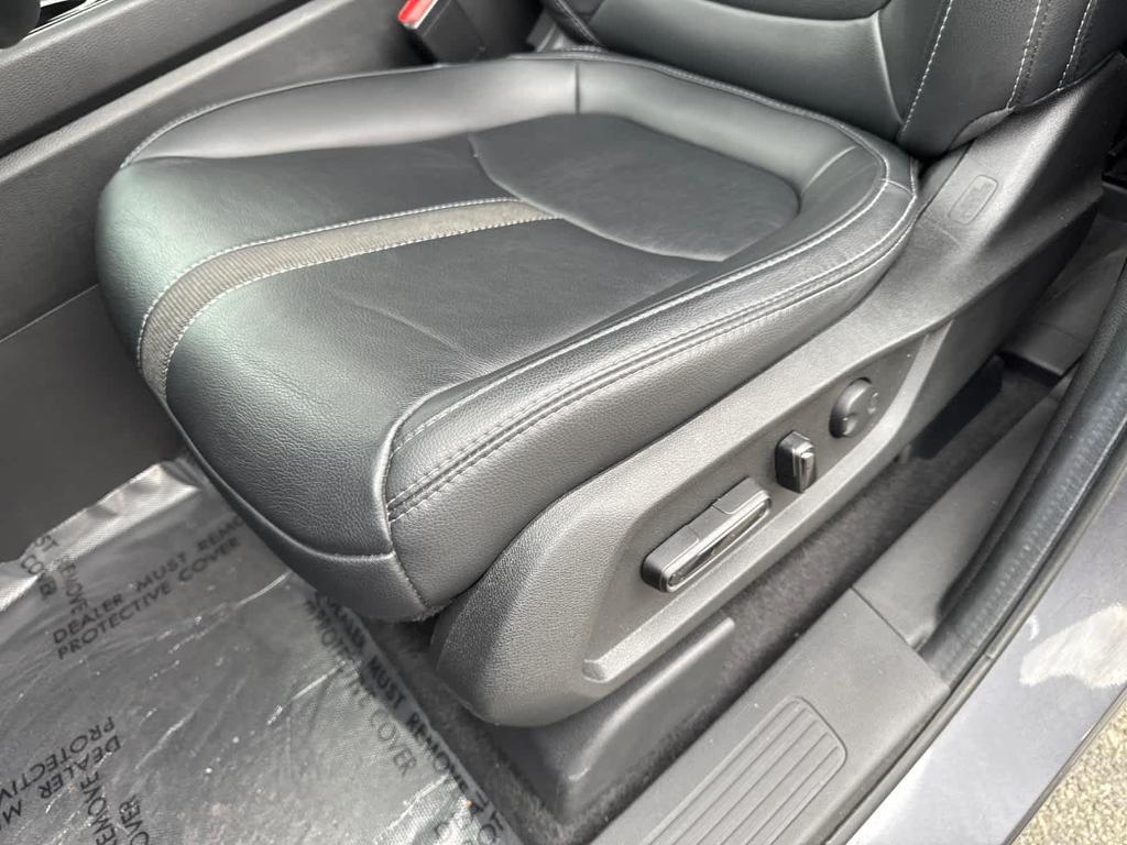 used 2025 Honda Pilot car, priced at $47,598