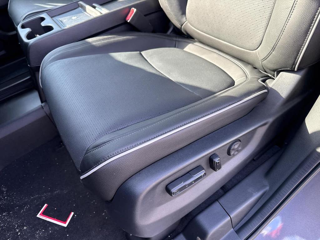 new 2026 Honda Odyssey car, priced at $53,190