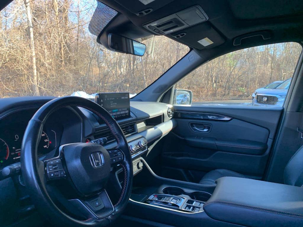 used 2025 Honda Pilot car, priced at $41,125