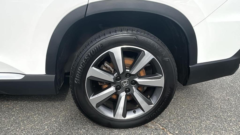 used 2025 Honda Pilot car, priced at $44,799