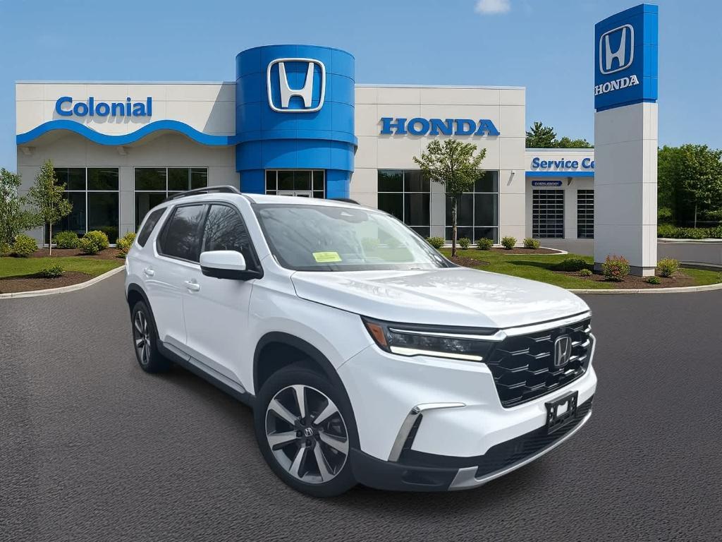 used 2025 Honda Pilot car, priced at $44,799