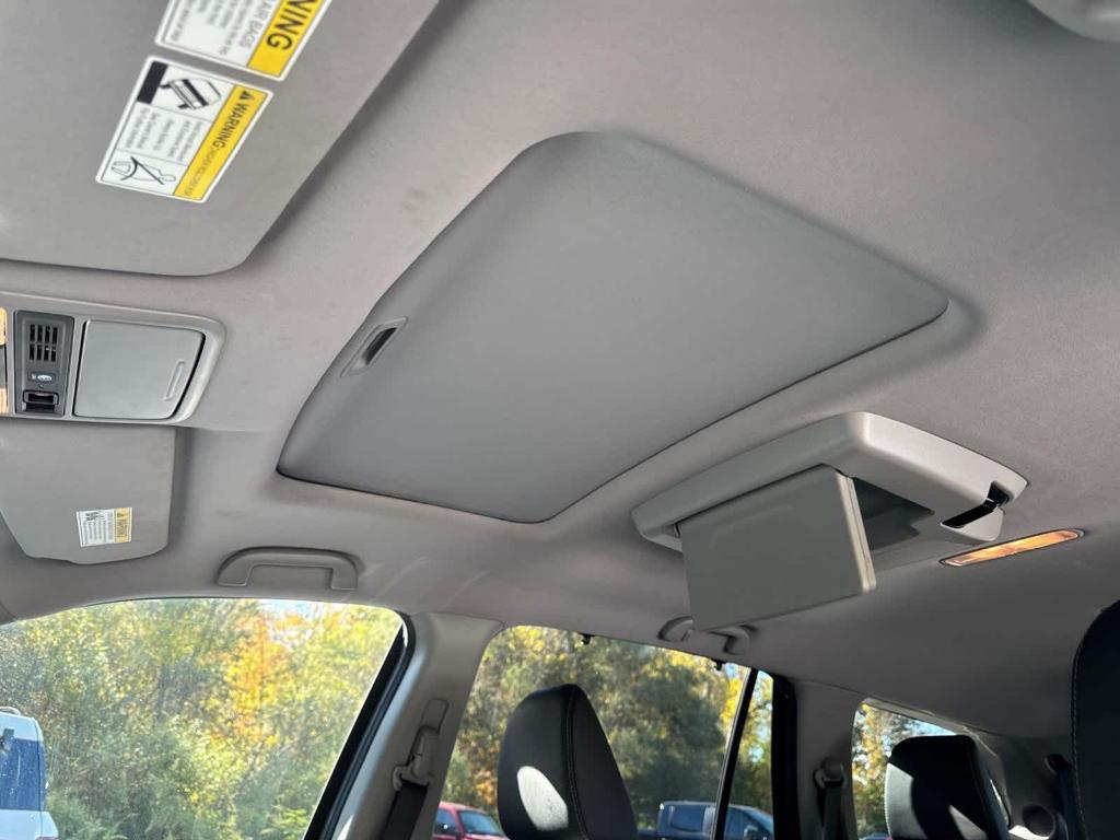 used 2022 Honda Pilot car, priced at $31,495