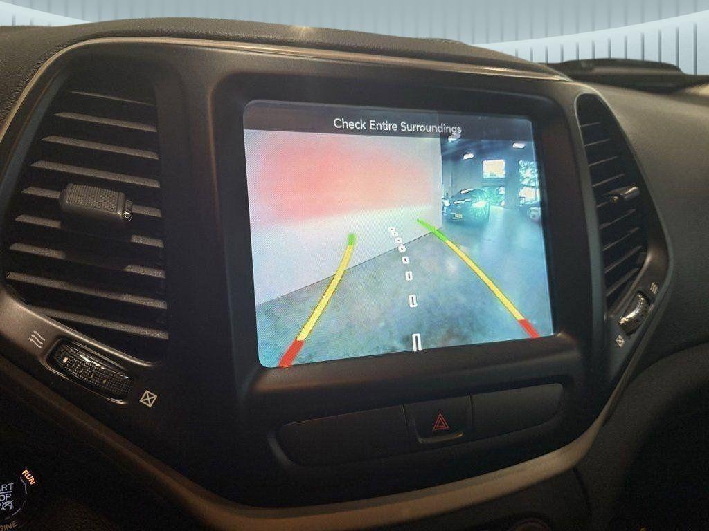 used 2015 Jeep Cherokee car, priced at $10,899