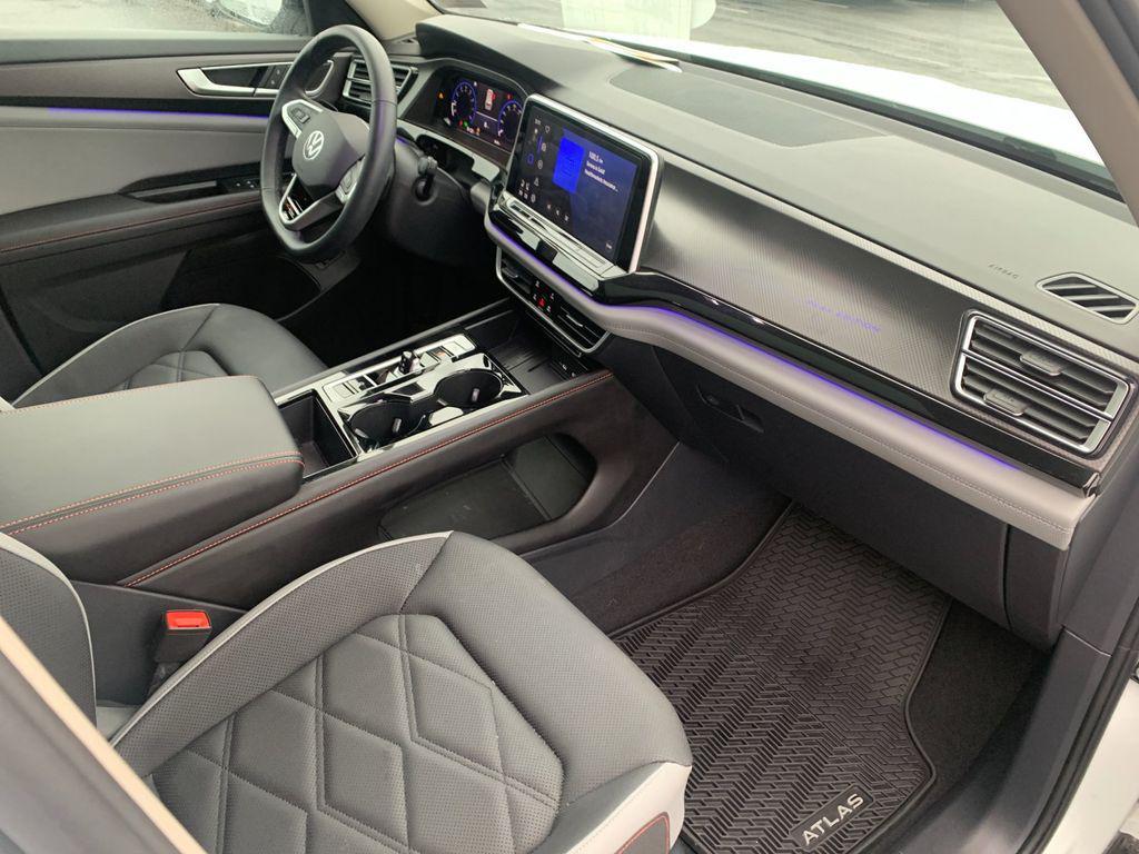 used 2025 Volkswagen Atlas car, priced at $40,543