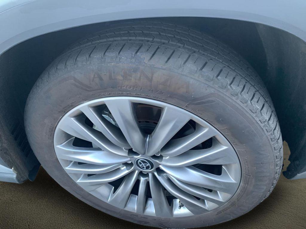 used 2023 Toyota Highlander car, priced at $40,991