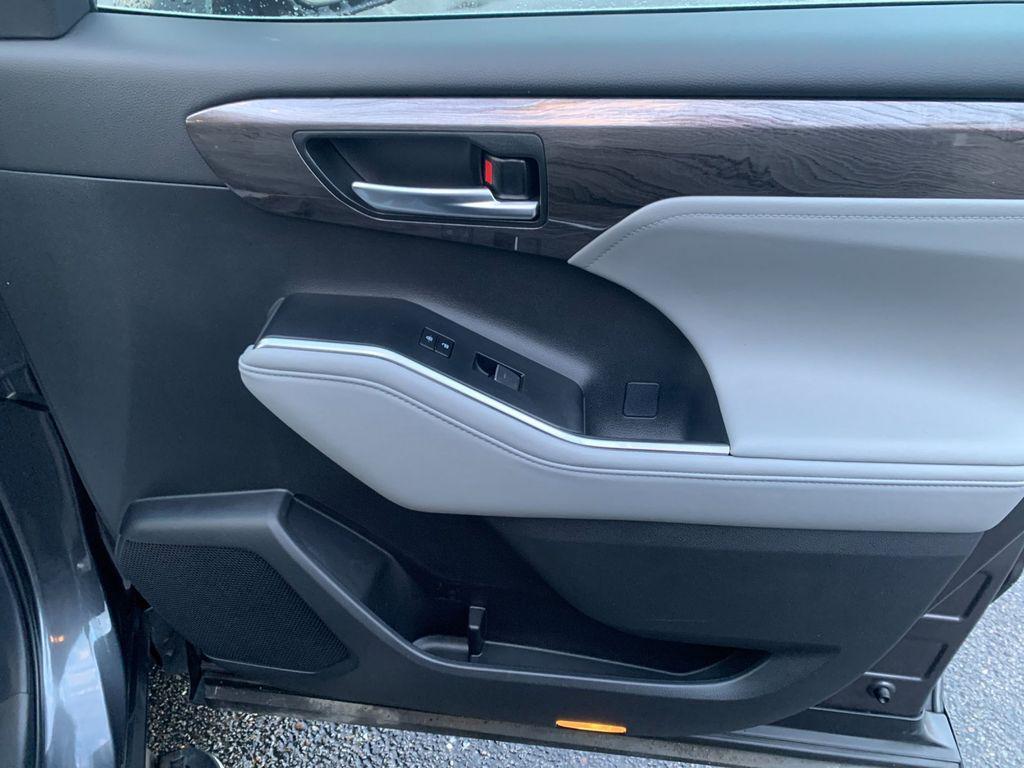 used 2024 Toyota Highlander Hybrid car, priced at $51,506