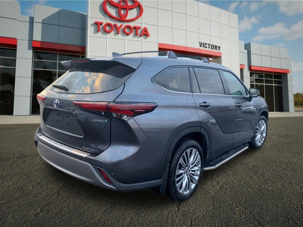 used 2024 Toyota Highlander Hybrid car, priced at $51,506