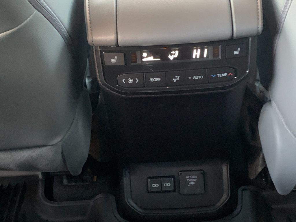 used 2024 Toyota Highlander Hybrid car, priced at $51,506