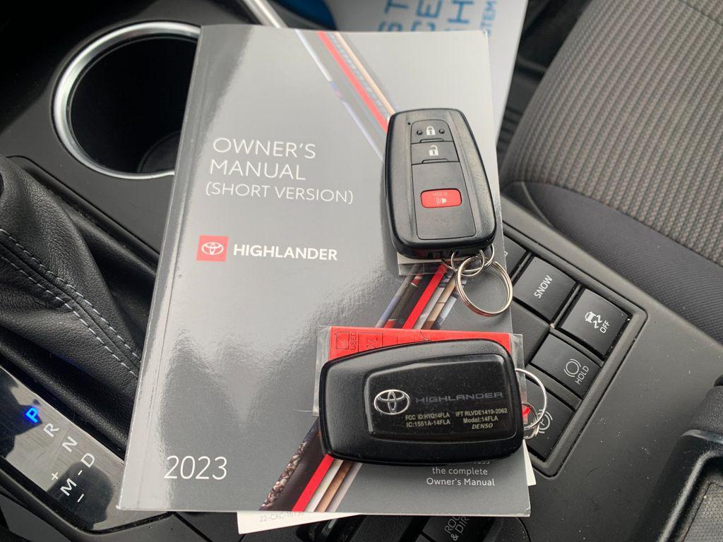 used 2023 Toyota Highlander car, priced at $36,015