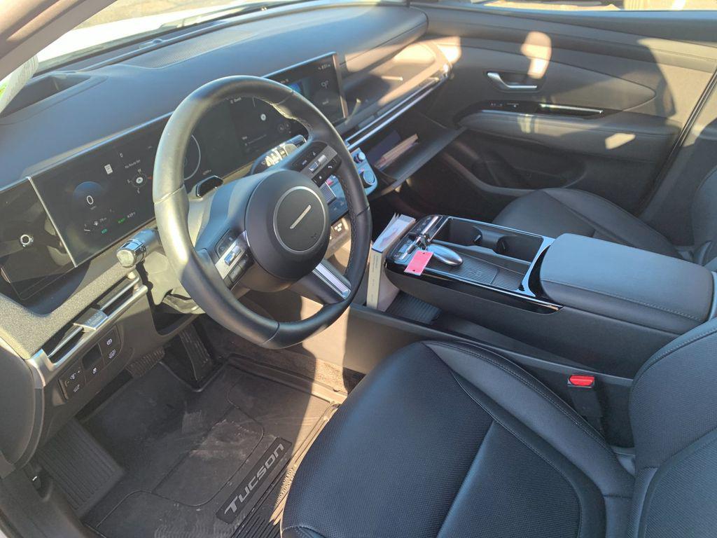 used 2025 Hyundai TUCSON Hybrid car, priced at $33,840