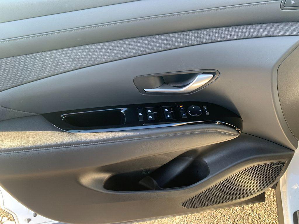 used 2025 Hyundai TUCSON Hybrid car, priced at $33,840
