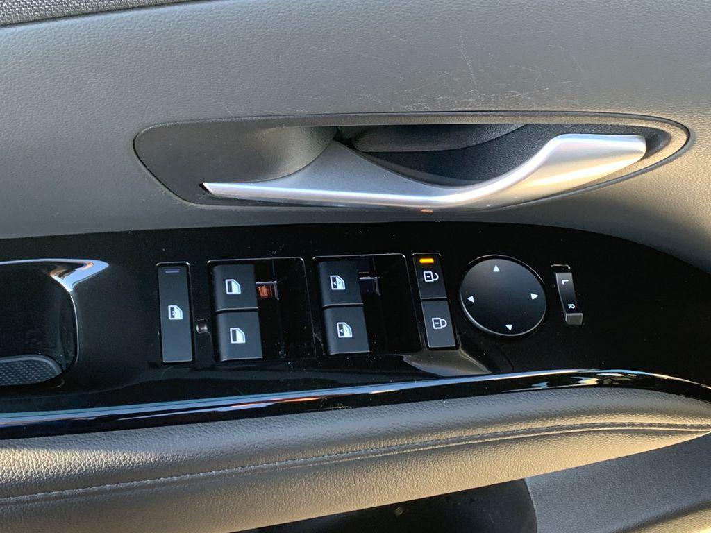 used 2025 Hyundai TUCSON Hybrid car, priced at $33,840