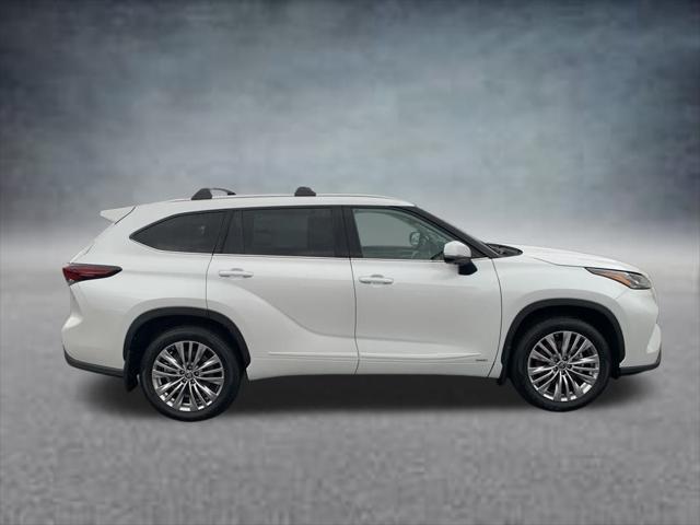 new 2025 Toyota Highlander Hybrid car, priced at $56,948