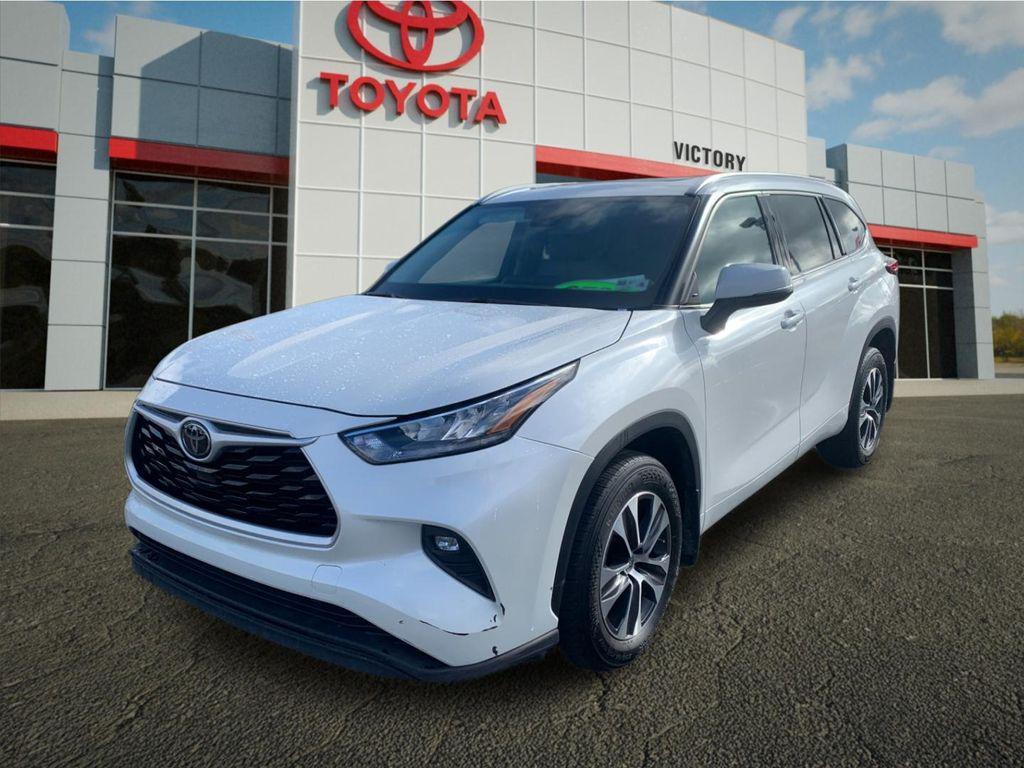 used 2020 Toyota Highlander car, priced at $24,864