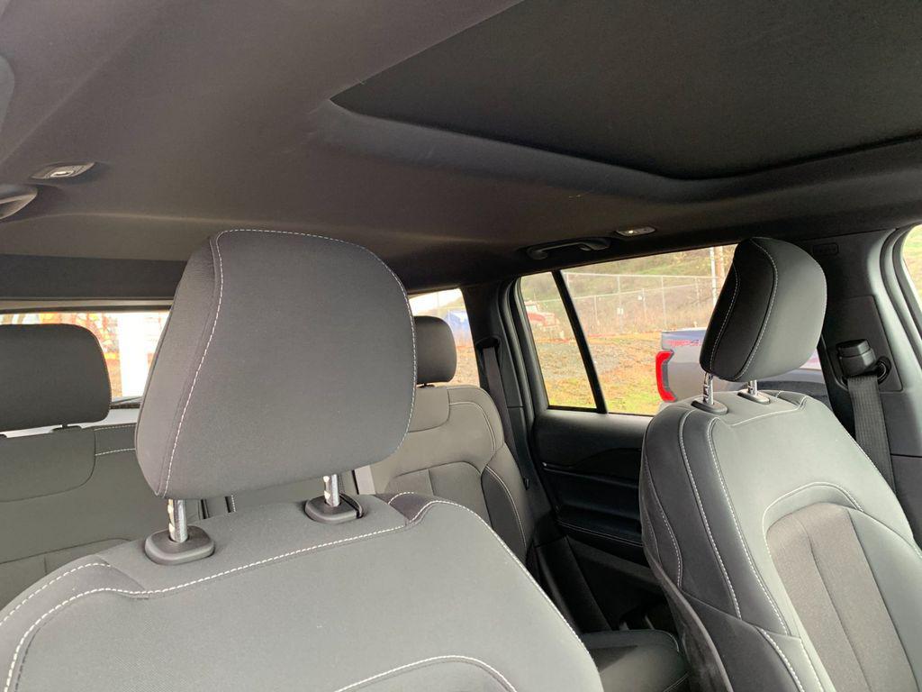 used 2024 Jeep Grand Cherokee car, priced at $29,143