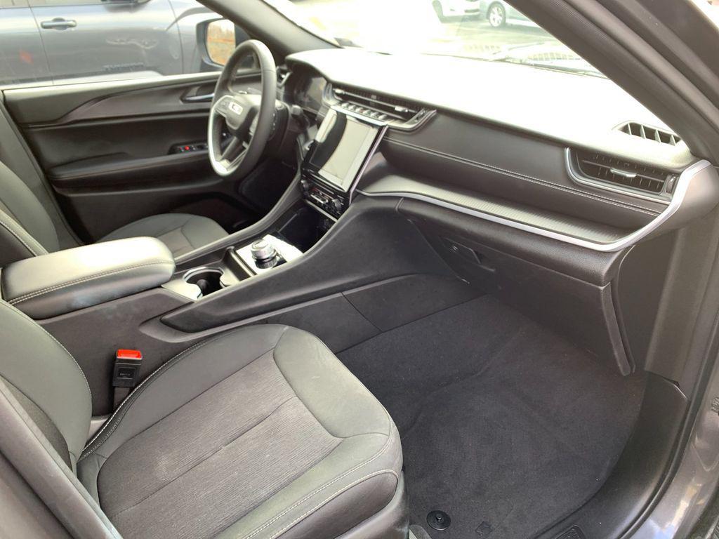 used 2024 Jeep Grand Cherokee car, priced at $29,143