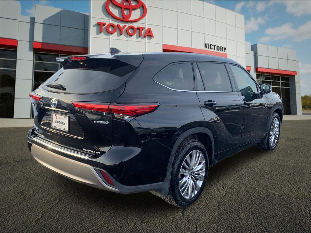 used 2023 Toyota Highlander Hybrid car, priced at $46,991