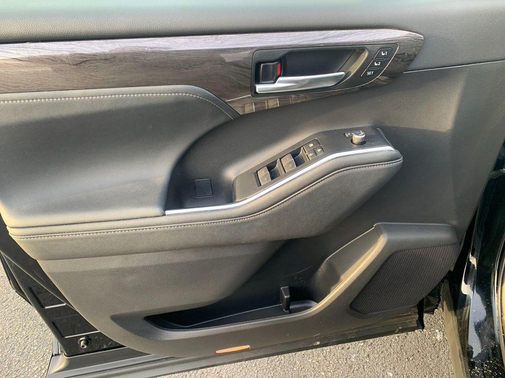 used 2023 Toyota Highlander Hybrid car, priced at $46,991