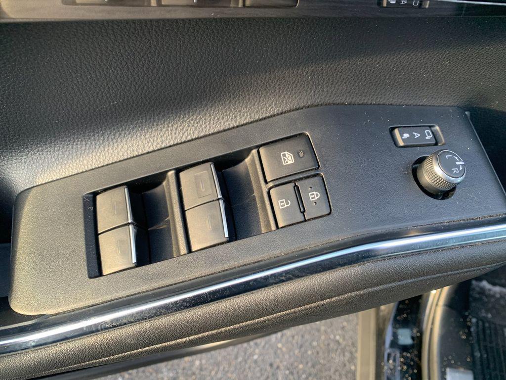 used 2023 Toyota Highlander Hybrid car, priced at $46,991