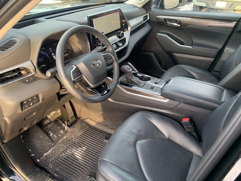 used 2023 Toyota Highlander Hybrid car, priced at $46,991