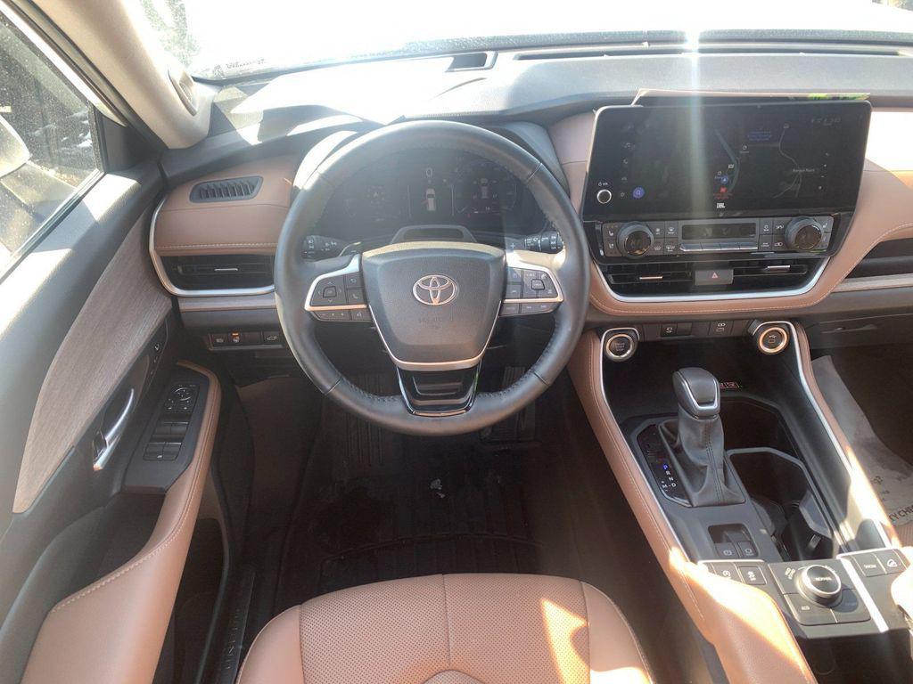 used 2025 Toyota Grand Highlander car