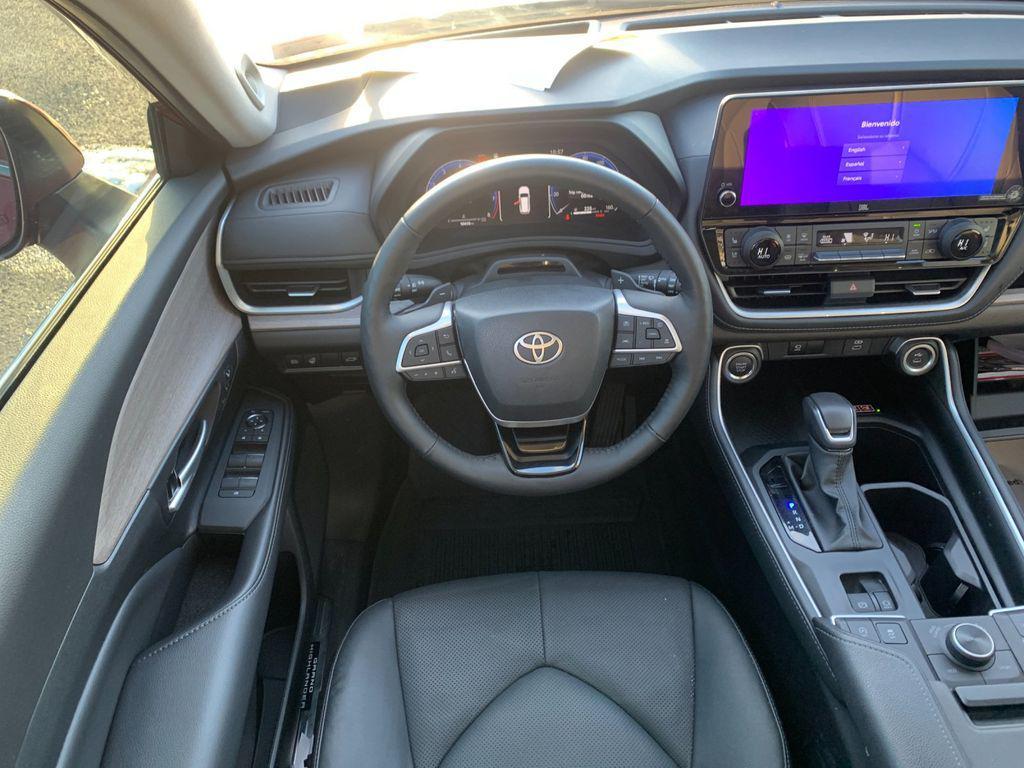 used 2025 Toyota Grand Highlander car, priced at $52,282