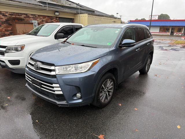 used 2019 Toyota Highlander car, priced at $18,419