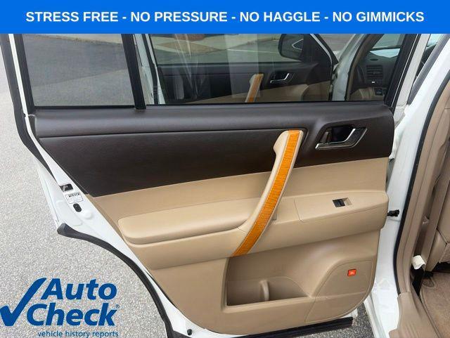 used 2010 Toyota Highlander Hybrid car, priced at $6,577