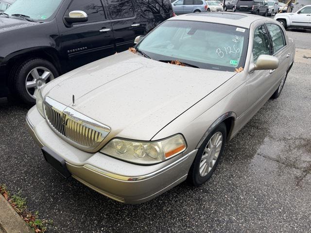 used 2003 Lincoln Town Car car, priced at $5,975