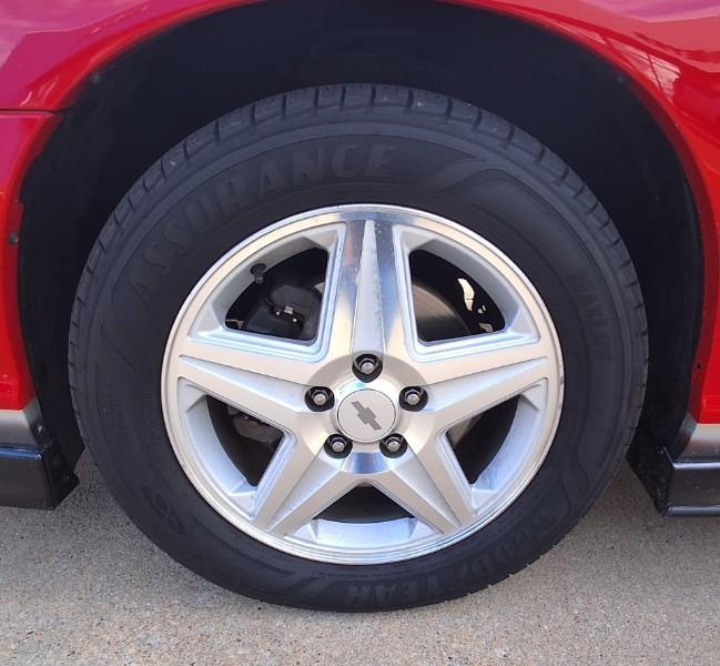 used 2004 Chevrolet Monte Carlo car, priced at $9,995