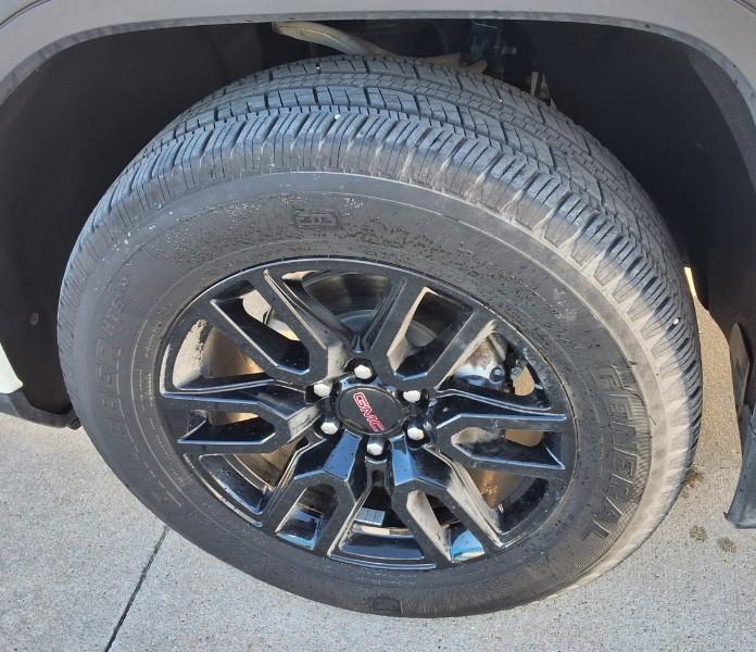 used 2024 GMC Sierra 1500 car, priced at $39,995
