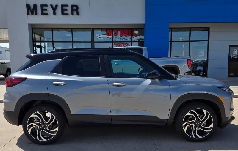 new 2025 Chevrolet TrailBlazer car, priced at $30,195