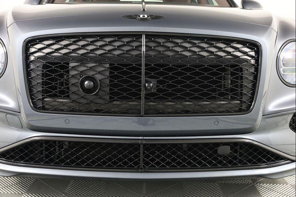 new 2025 Bentley Flying Spur car, priced at $290,025