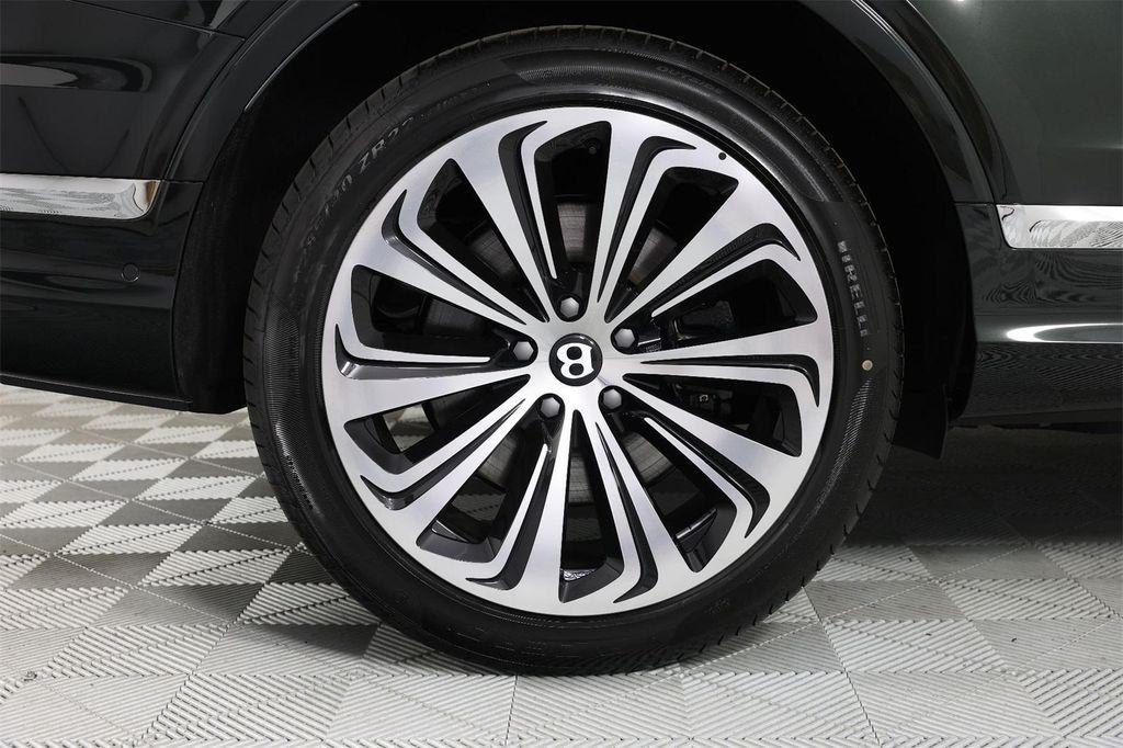 new 2025 Bentley Bentayga car, priced at $272,675