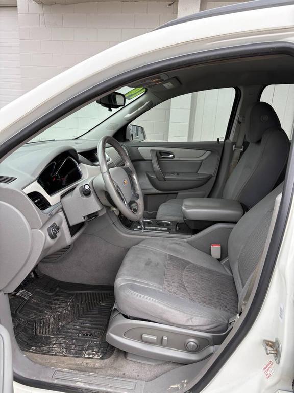 used 2014 Chevrolet Traverse car, priced at $4,998