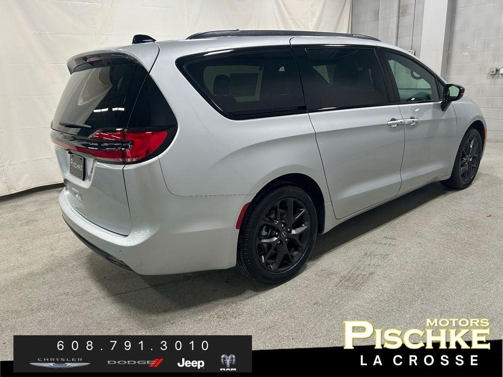 new 2026 Chrysler Pacifica car, priced at $47,204