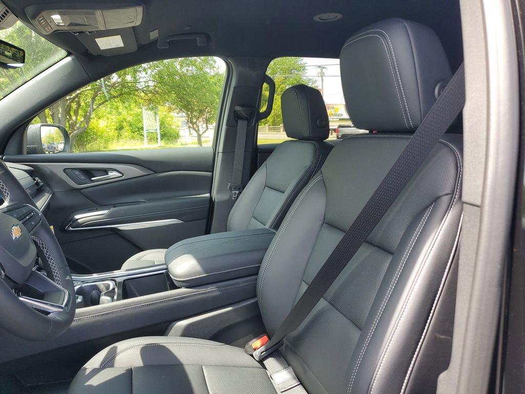 new 2026 Chevrolet Traverse car, priced at $48,044