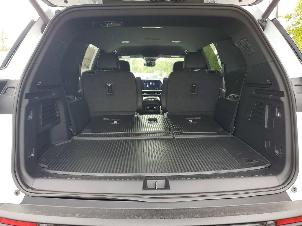 new 2026 Chevrolet Traverse car, priced at $48,044