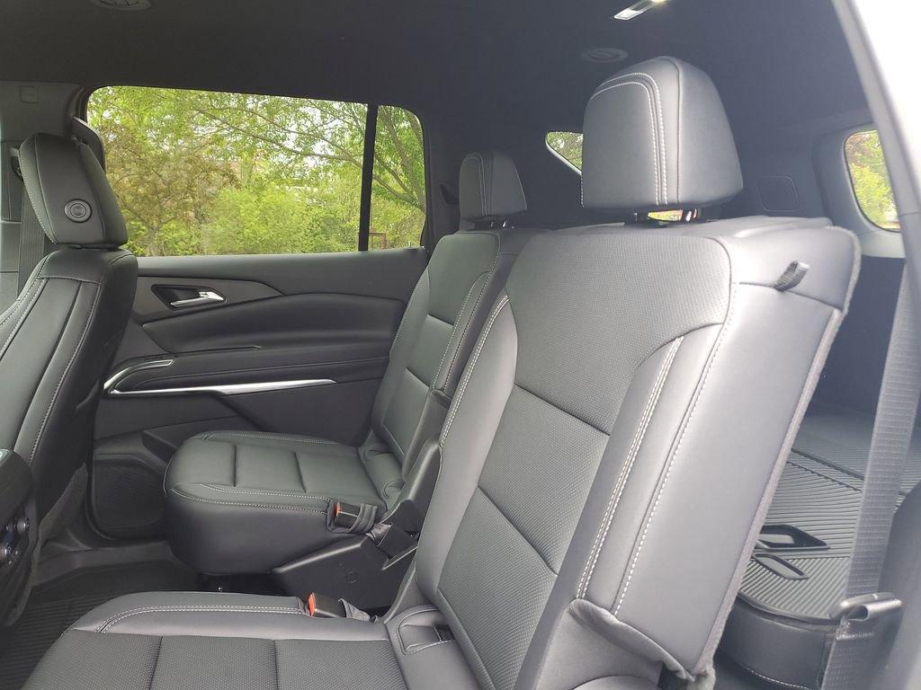 new 2026 Chevrolet Traverse car, priced at $48,044