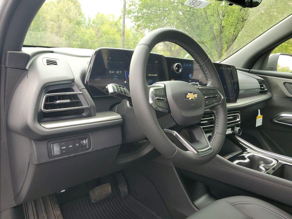 new 2026 Chevrolet Traverse car, priced at $48,044