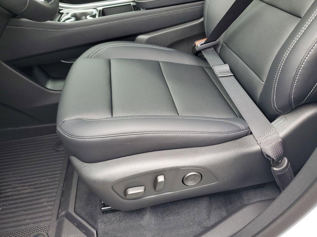 new 2026 Chevrolet Traverse car, priced at $48,044