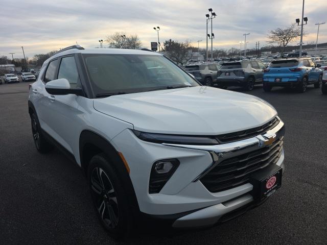 new 2025 Chevrolet TrailBlazer car, priced at $28,500