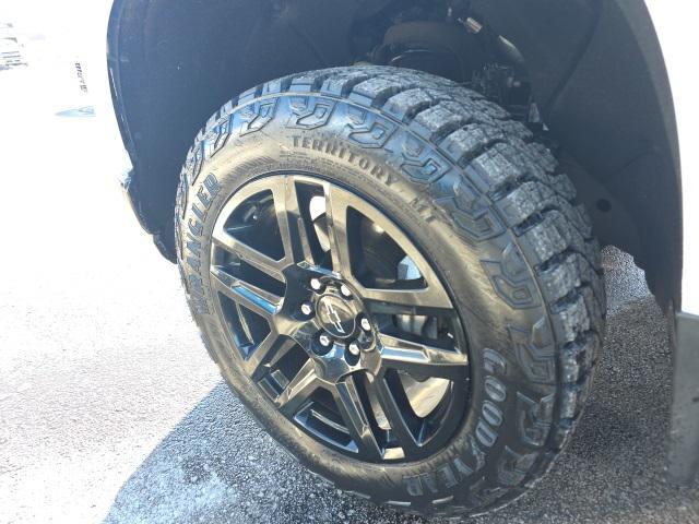 used 2021 Chevrolet Silverado 1500 car, priced at $32,000