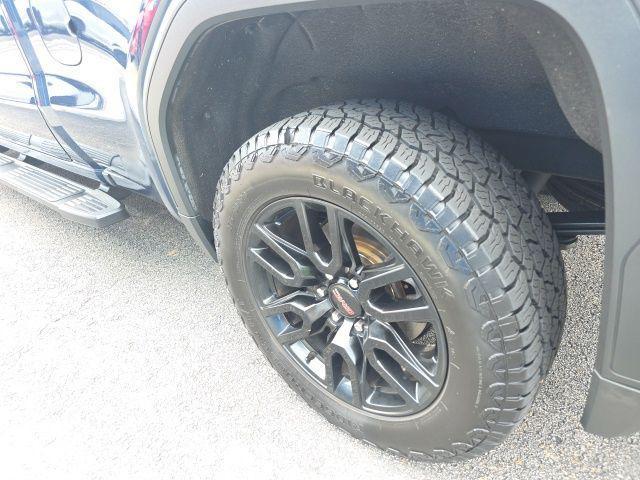 used 2022 GMC Sierra 1500 car, priced at $32,299
