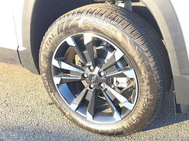 new 2026 Chevrolet Equinox car, priced at $40,030