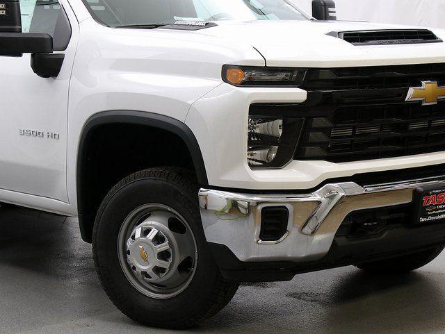 new 2025 Chevrolet Silverado 3500 car, priced at $61,032