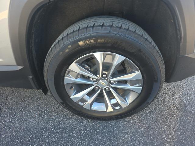 used 2025 Chevrolet Equinox car, priced at $27,000